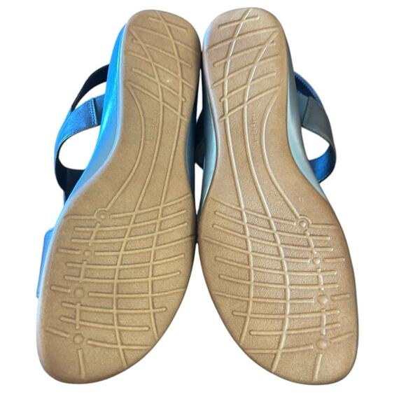 Easy Spirit Hazel T Strap Leather and Rhinestone Wedge Sandals NEW Size 11 - Picture 9 of 10